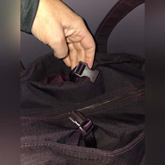 Lululemon Go Getter Large Weekend Bag - Picture 6 of 15